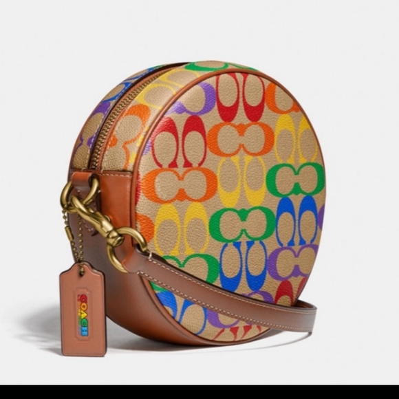 🎁🌈Rare Coach Pride rainbow signature Circle bag 🌈🏳️‍🌈 - Picture 2 of 5
